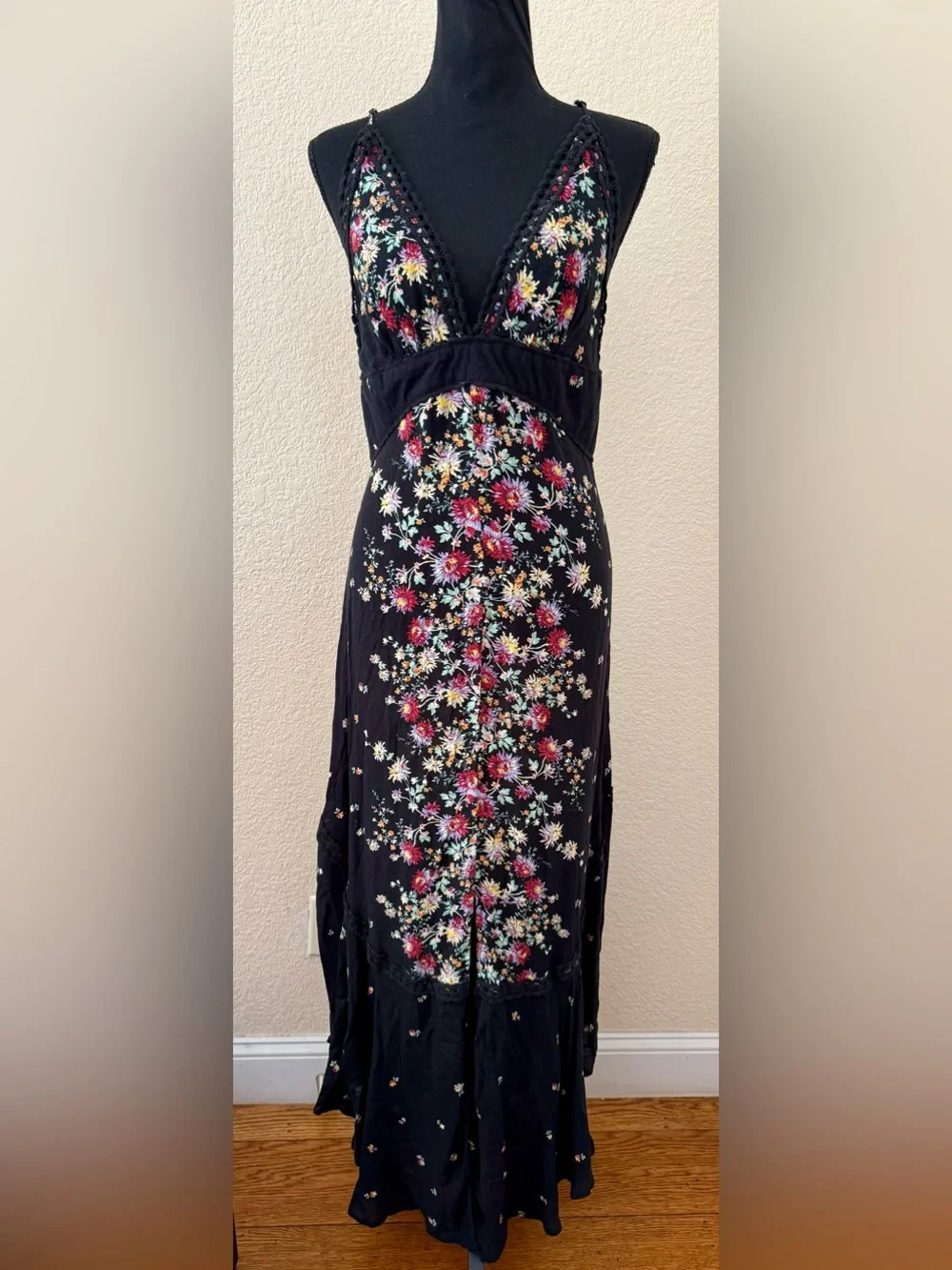 Free People Paradise Black Floral Print Maxi Dress Size Medium - Picture 11 of 15